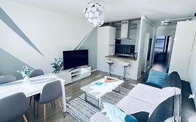 Urban Retreat By Sujukoto - 650M To Market Square